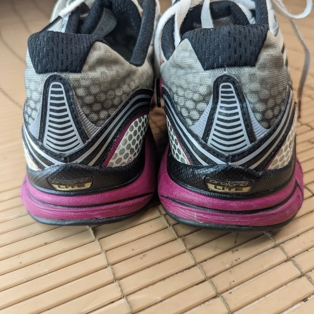 Saucony Kinvara 2  Womens Shoes Sneakers Size 11 White/Pink 10121-1 Athletic